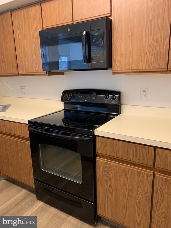 Building Photo - 1905 Bennett Pl