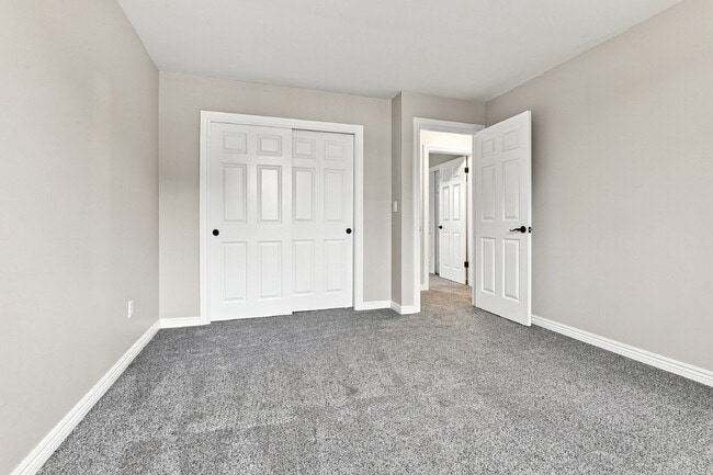 Building Photo - $2,645.95, 4-bed, 2.5-bath located in Centennial with a fenced backyard.