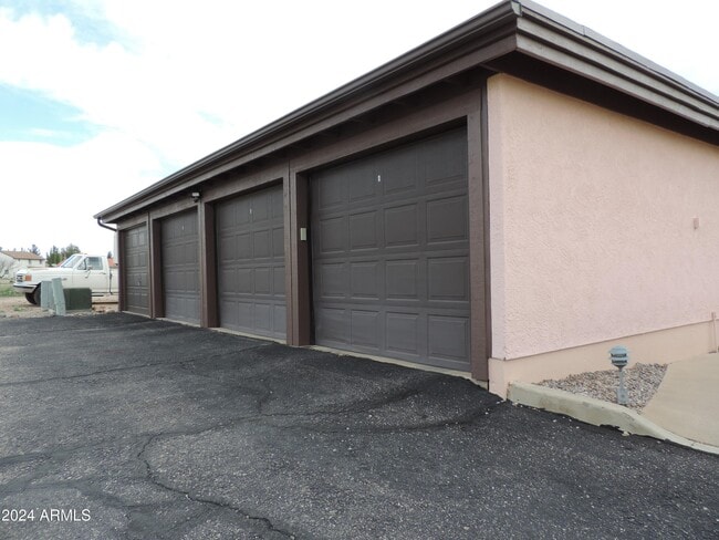 Building Photo - 1762 Corte Encantada