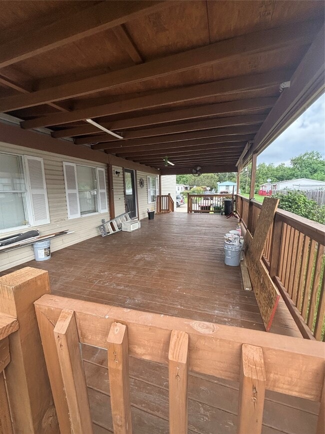 Building Photo - 10010 Cedar Landing Dr