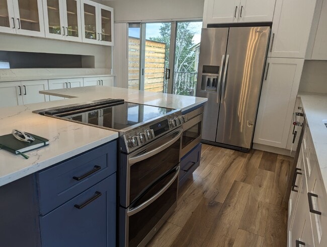 Building Photo - Fully Updated Littleton Home with Mountain...