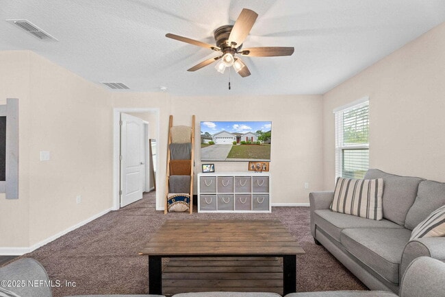 Building Photo - Welcome home to this beautiful 4 bedroom, ...