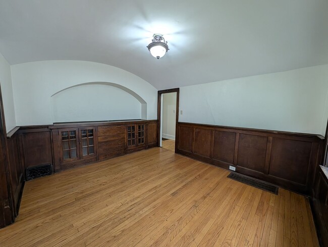 Building Photo - 2858-2858 N Maryland Ave