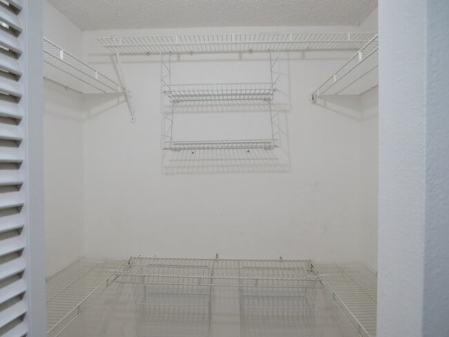 Building Photo - 16091 Blatt Blvd