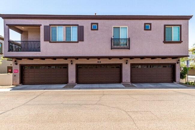 Building Photo - 2720 S Decatur Dr