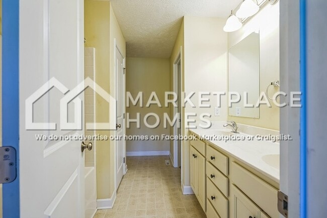 Building Photo - 510 Tyner Ave