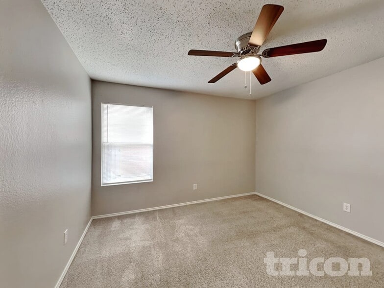 Building Photo - 3032 Cesareo Dr