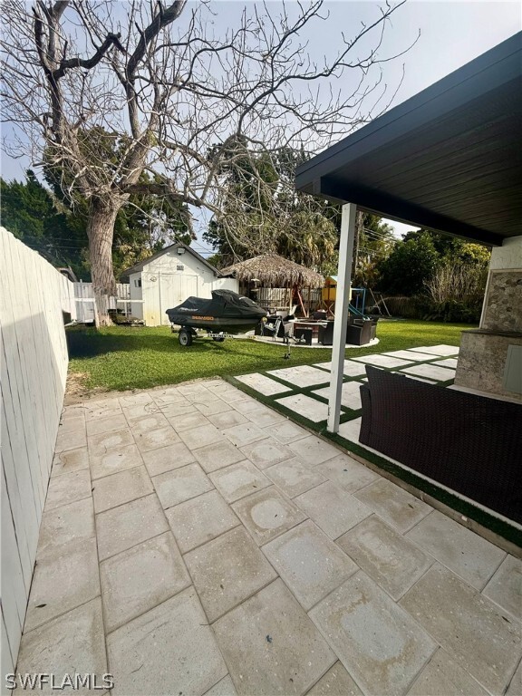 Building Photo - 733 Pine Cone Ln