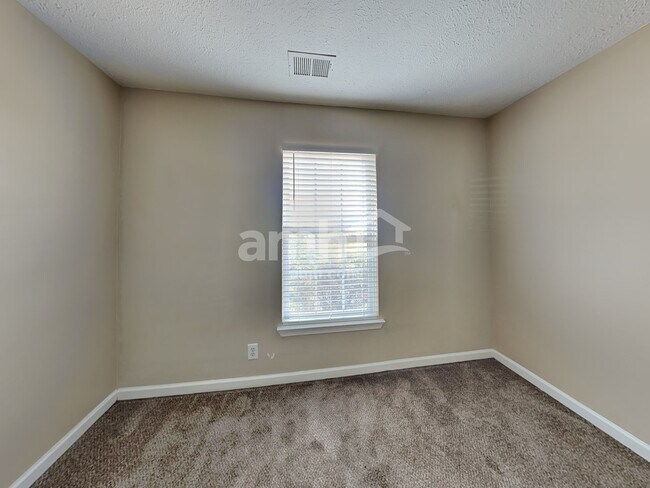 Building Photo - 2615 River Meade Way