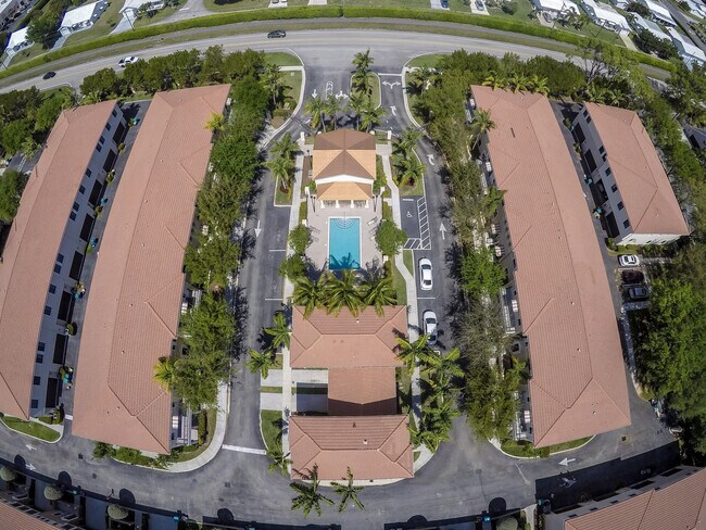 Building Photo - 2422 Venetian Way