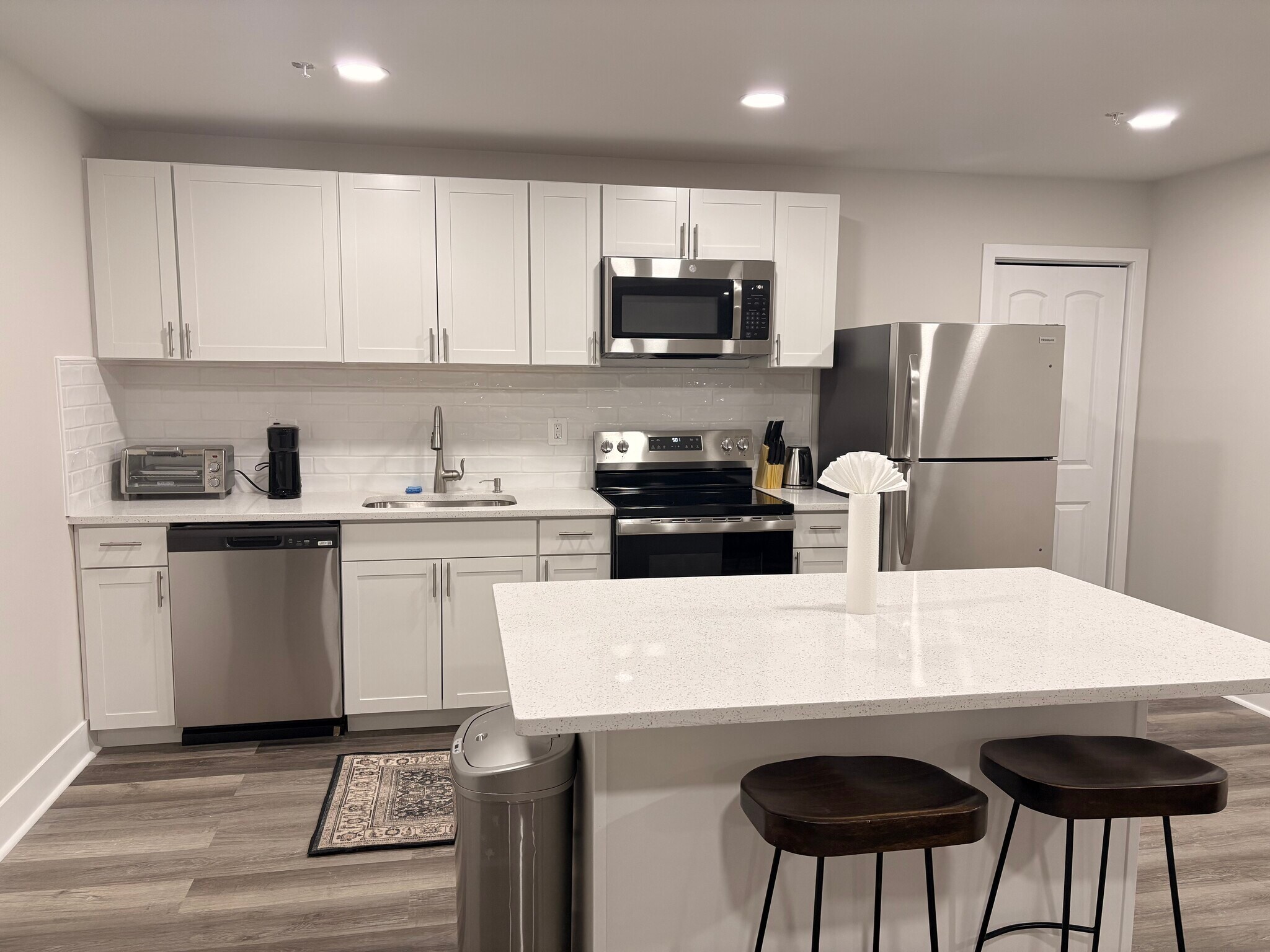 Building Photo - 4420 Shakespeare Cir