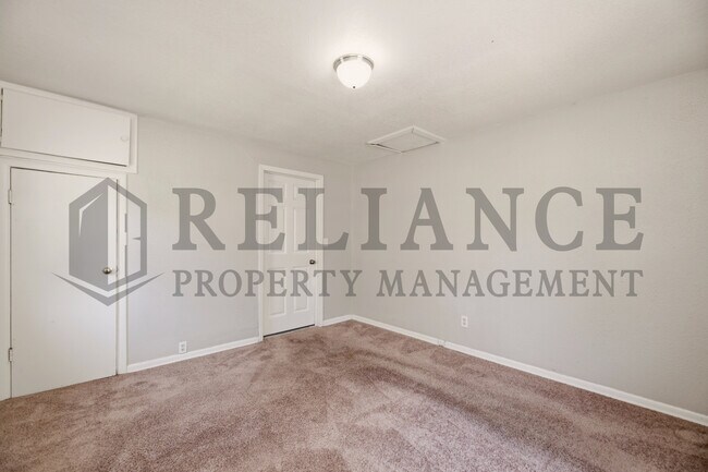Building Photo - 1126 Silverdale Ct