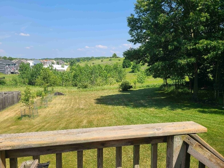 Building Photo - 717 Wild Flower Dr