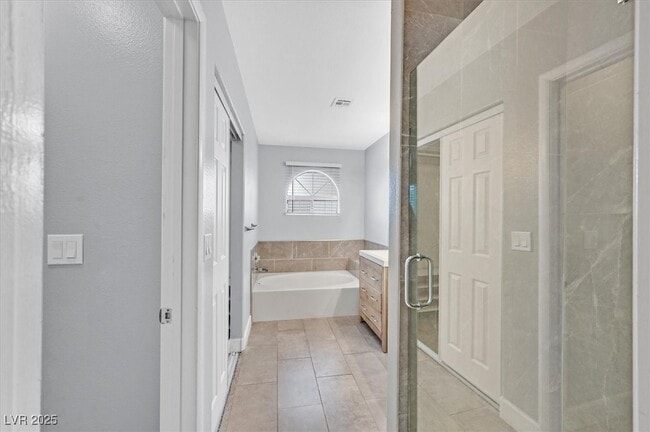 Building Photo - 262 Westwind Rd