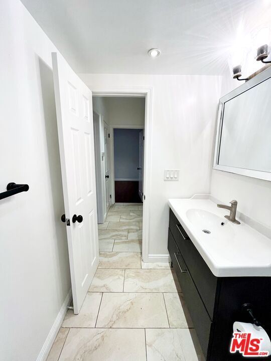 Building Photo - 14744 Magnolia Blvd