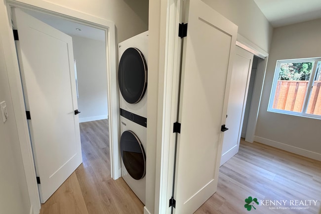 Building Photo - Private Entrance ADU | New Build | 2 Bed, ...