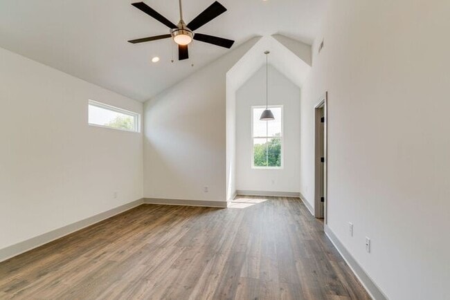 Building Photo - Beautiful Newer Build in Madison!