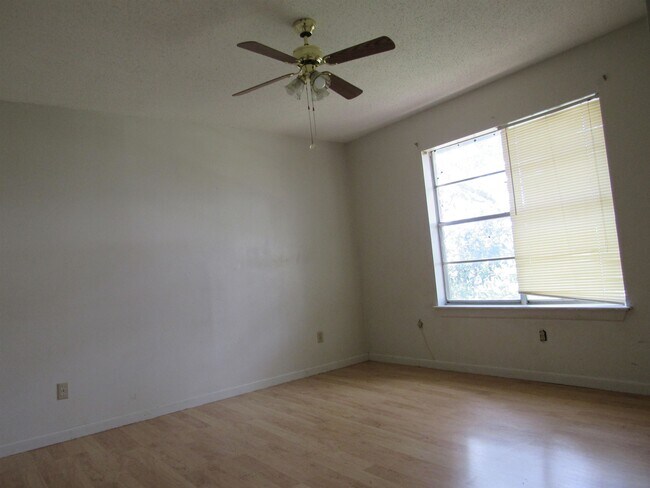 Building Photo - 5302 Springfield Ave
