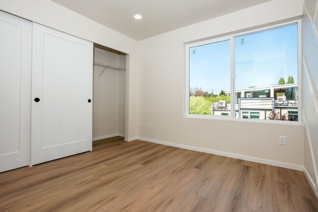 Building Photo - NEW CONSTRUCTION- MOVE- IN READY