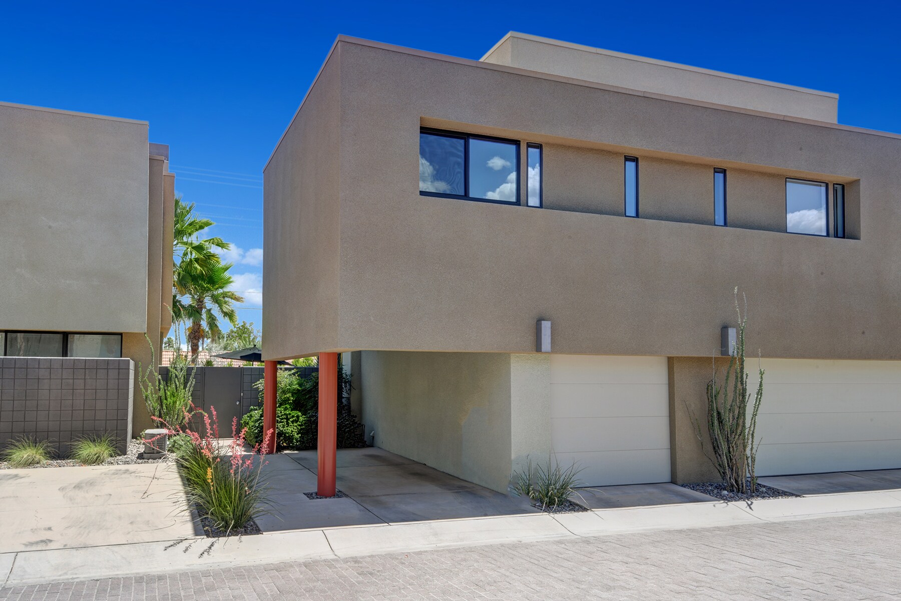 Building Photo - 1536 E Baristo Rd