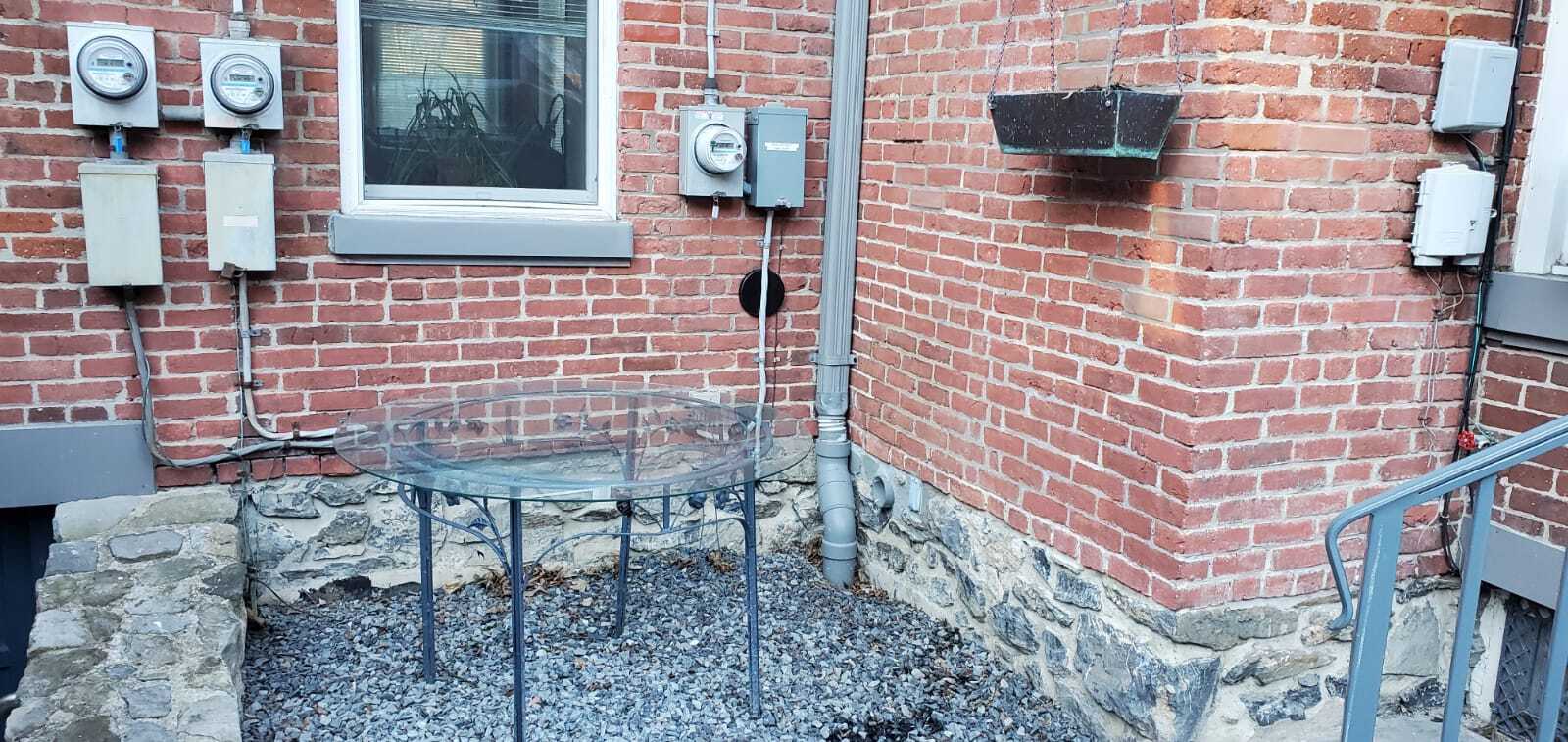 Private garden - 346 Bushkill St