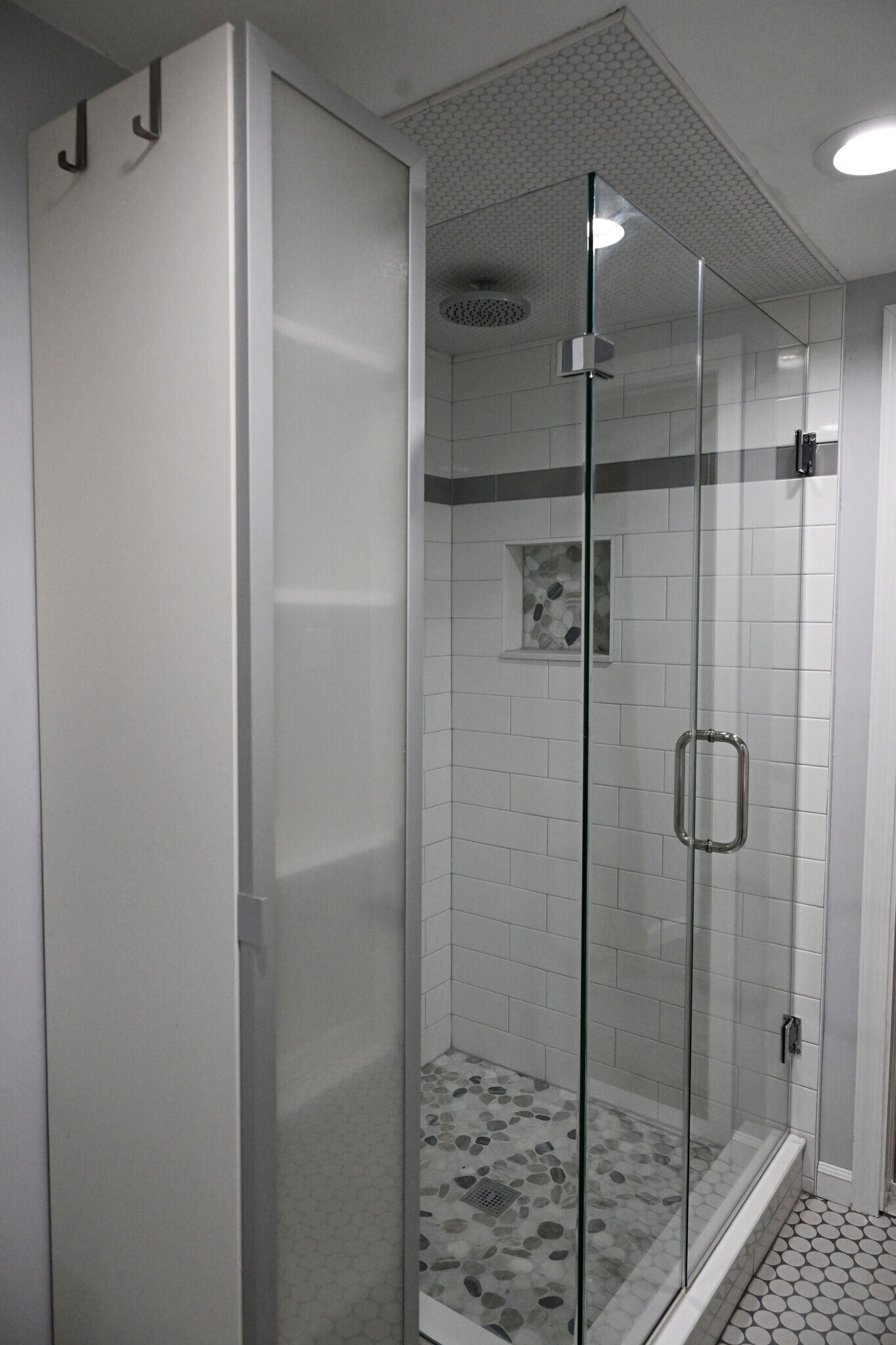 Walk-in Shower - 1331 Park Rd NW