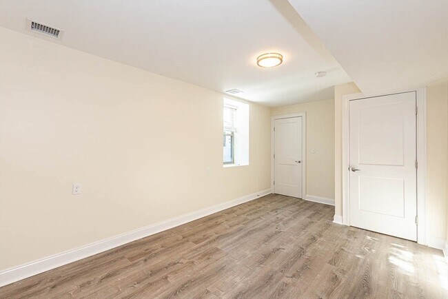 Building Photo - 39-41 Harvard St