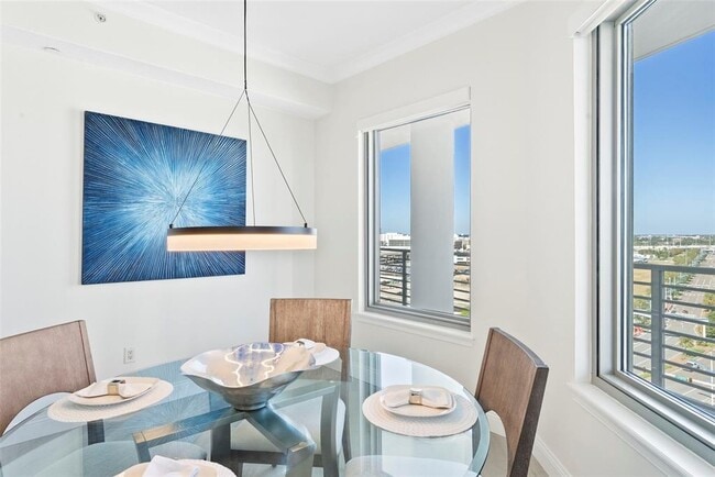 Building Photo - 449 S 12th St