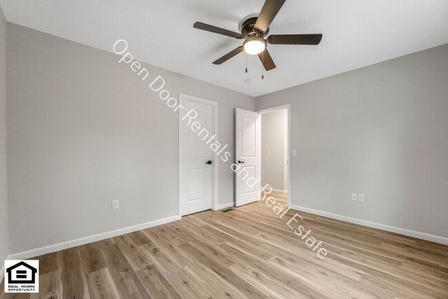 Building Photo - 6036 Blue Ladder Cv