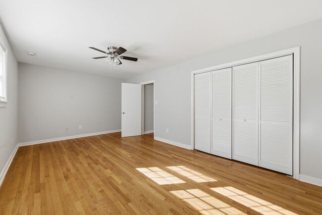 Building Photo - Charming 2-Bedroom Home with Hardwood Floors in North Highland Park