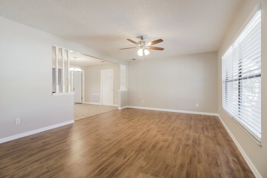 Building Photo - 8318 Mattituck Cir