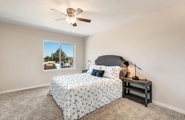 Building Photo - Beautiful Home in Highly Desired NW Redmond Neighborhood