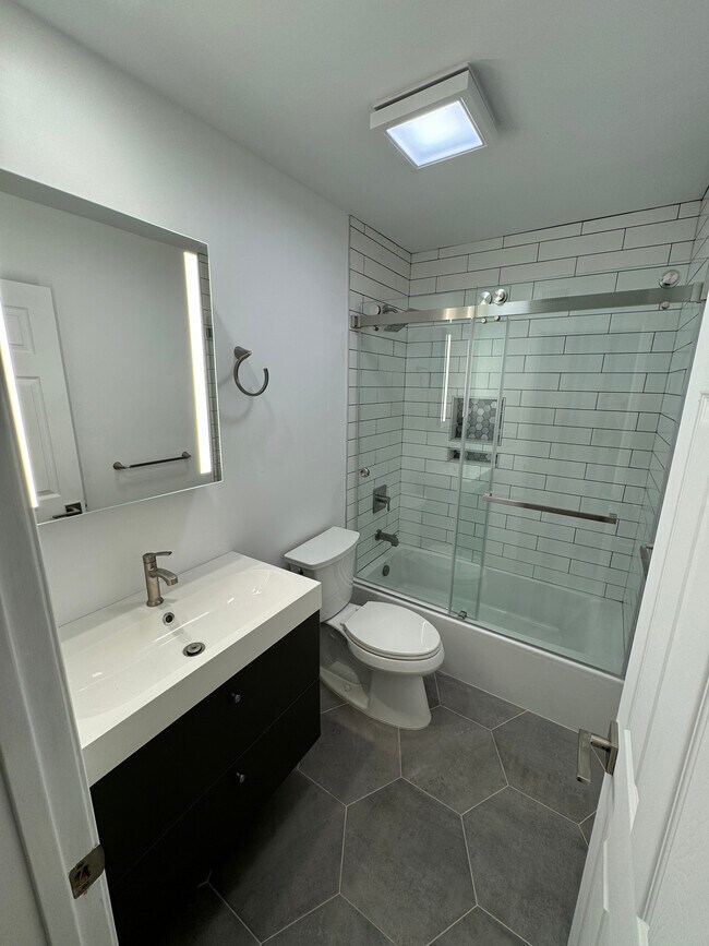 Building Photo - 431 N Alhambra Ave