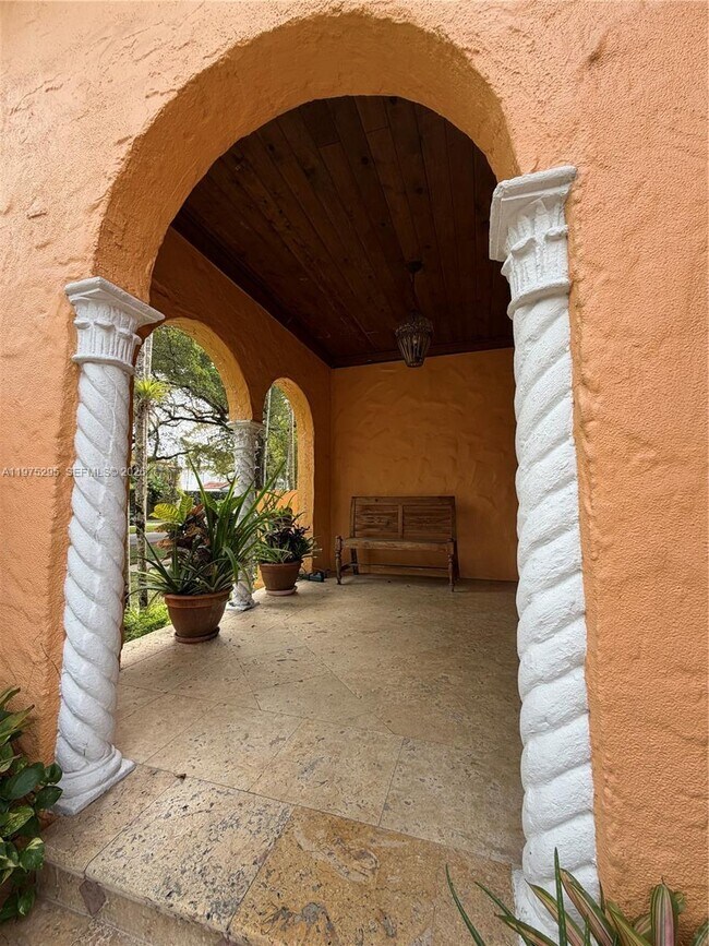 Building Photo - 1222 Ferdinand St