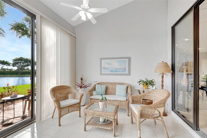 Building Photo - 8224 Cassia Dr