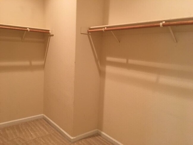 Building Photo - 5513 Goldseive Dr