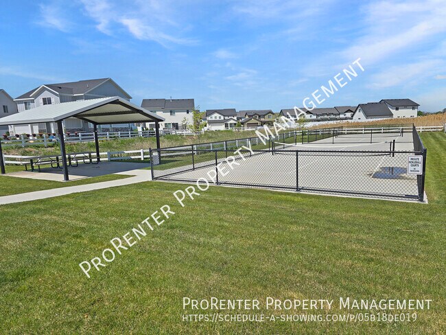 Building Photo - 3111 S Edgewater Cv