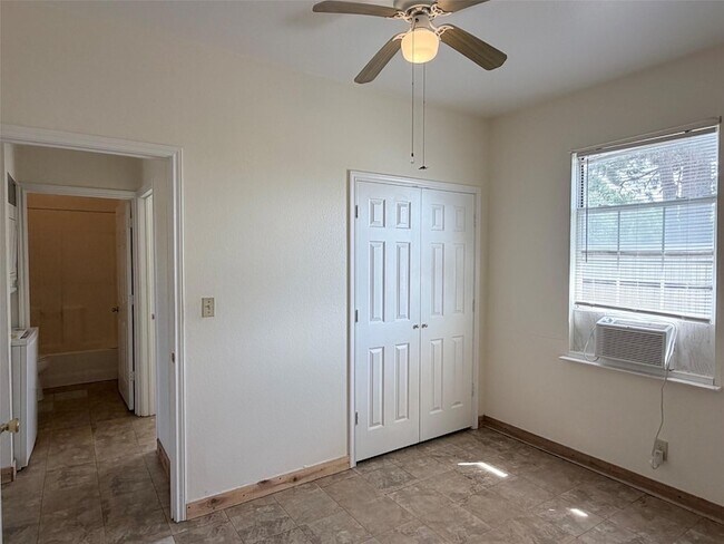 Building Photo - 251 Zimmerman Ave