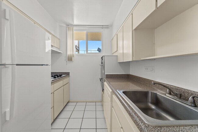 Kitchen - 691 Levering Ave