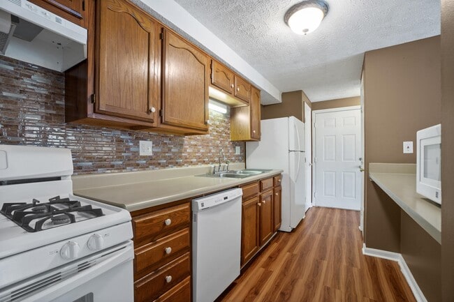 Building Photo - 97 Kenwood Dr