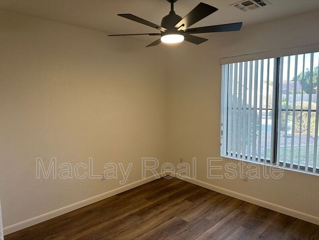 Building Photo - 334 N Duffy Way