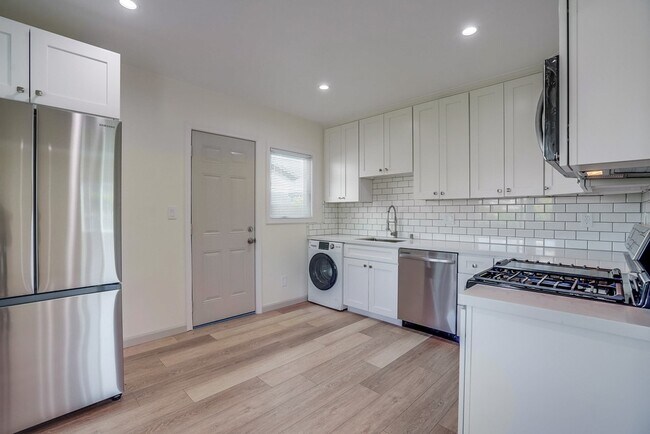 Building Photo - 11310 Argan Ave