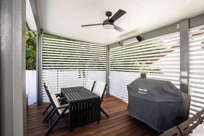 Building Photo - 640 E Valencia Ave