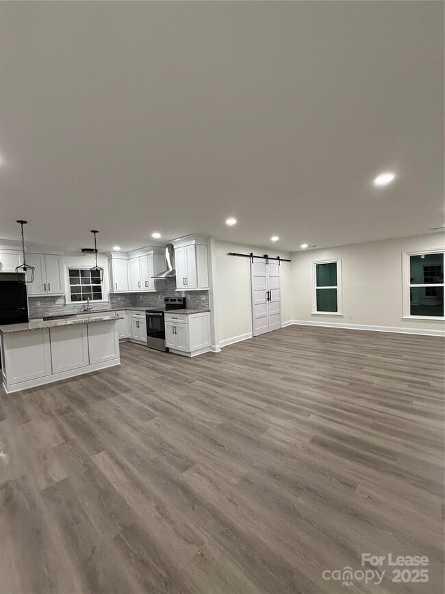 Building Photo - 10423 Queensmead Cir