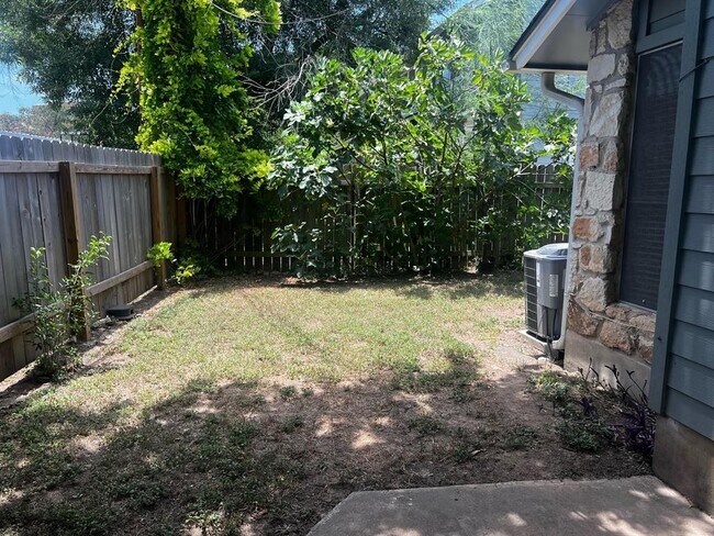 Building Photo - 1503 Allen Rd