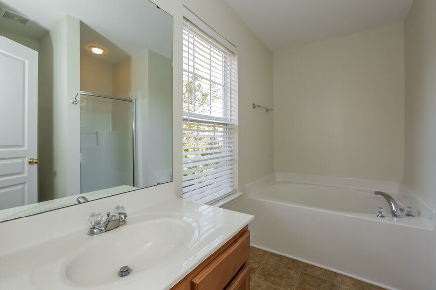 Building Photo - 19404 Fridley Ln