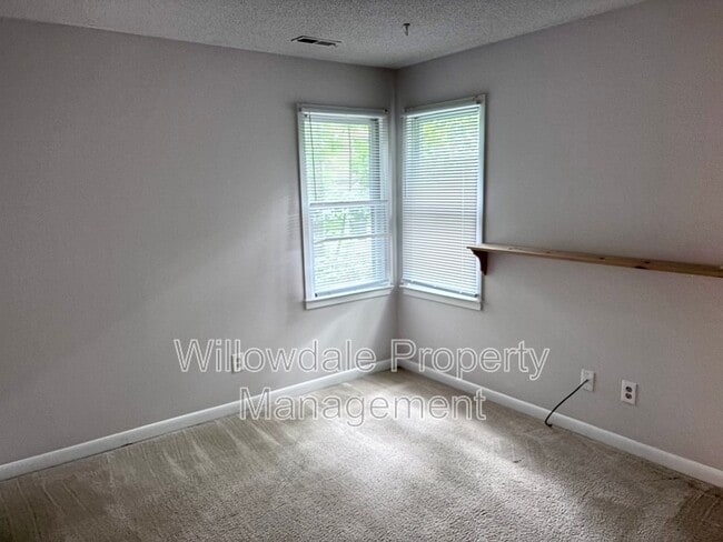 Building Photo - 314 King George Loop