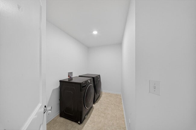 Building Photo - 49527 Lantern Wy