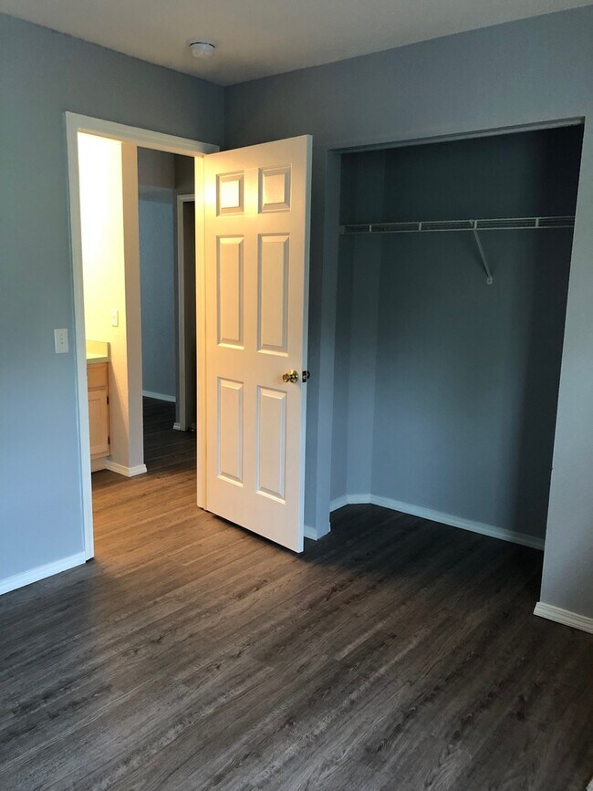 Building Photo - WALK-IN / WALK-OUT ground level condo at Fall Creek Resort