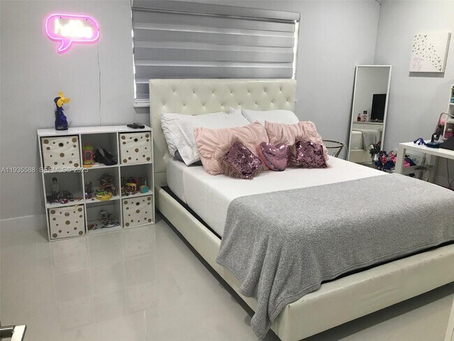 Building Photo - 3880 NW 179th St